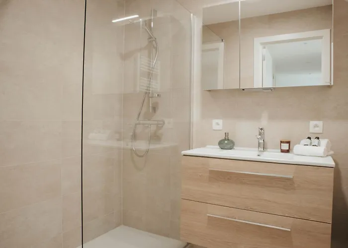 Apartment The Waves - Nieuw Nabij Het Met Privegarage