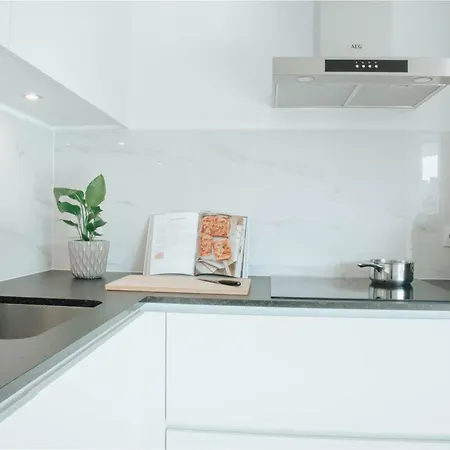 Appartement Nieuw Nabij Het Met Privegarage Ostende