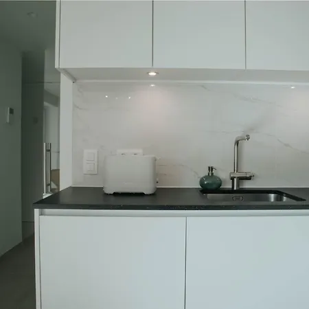Nieuw Nabij Het Met Privegarage Appartement *