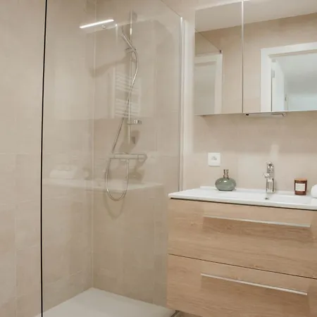 Apartment Nieuw Nabij Het Met Privegarage